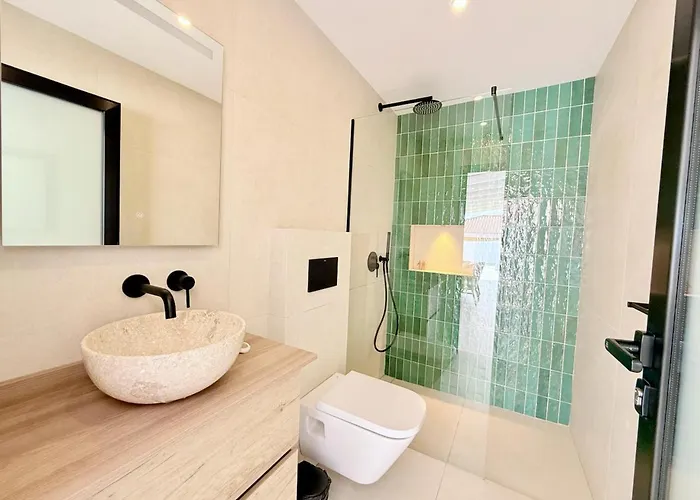 Kasa Bali * Callao Salvaje